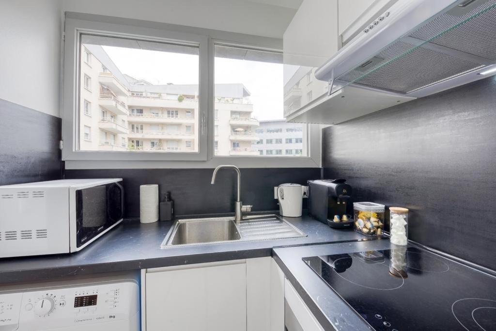 L'Appartement D'Art Et De Lumiere Clichy Exterior foto